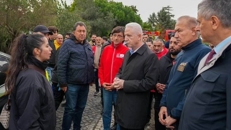 İstanbul'da Sel Felaketi: 3 Bin 50 Kişi Kurtarıldı, Arama Çalışmaları Sürüyor