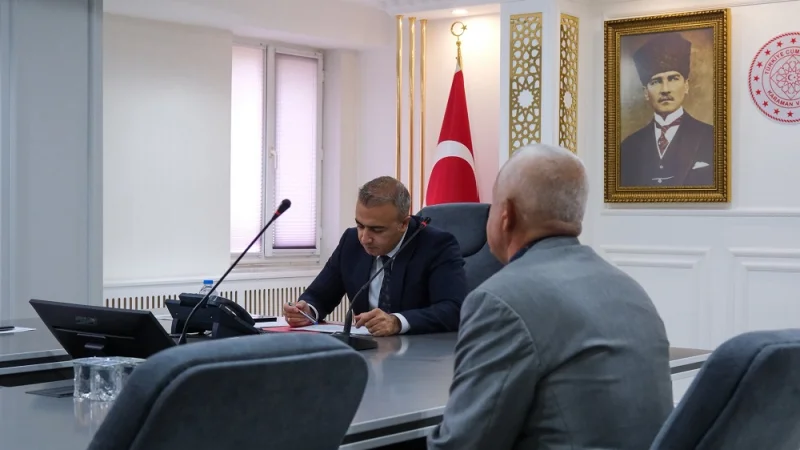Karaman'da Halk Günü Toplantısı: Vali Çiçek Vatandaşların Taleplerini Dinledi