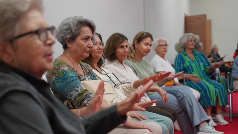 Konyaaltı'nda Sanatla Alzheimer Mücadelesi: 55 Yaş Üstü Vatandaşlar Eğitimde
