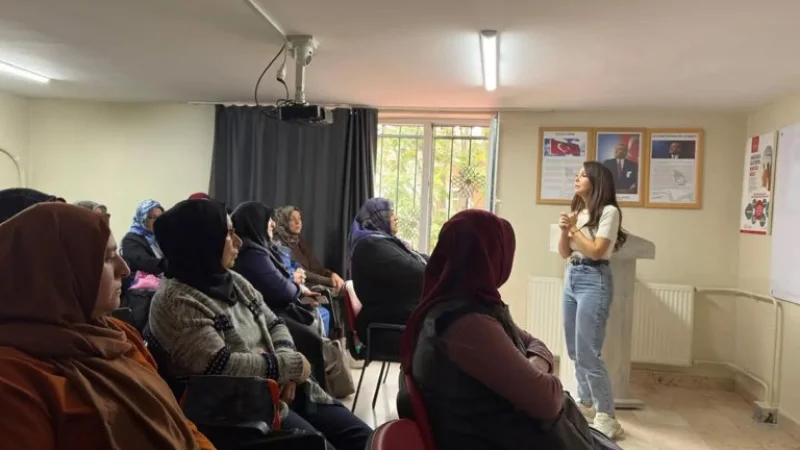 Konya'da Aile Destek Merkezi Kursiyerlerine Akran Nezaketi Eğitimi
