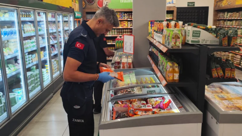 Kula'da Market ve Bakkallara Zabıta Denetimi