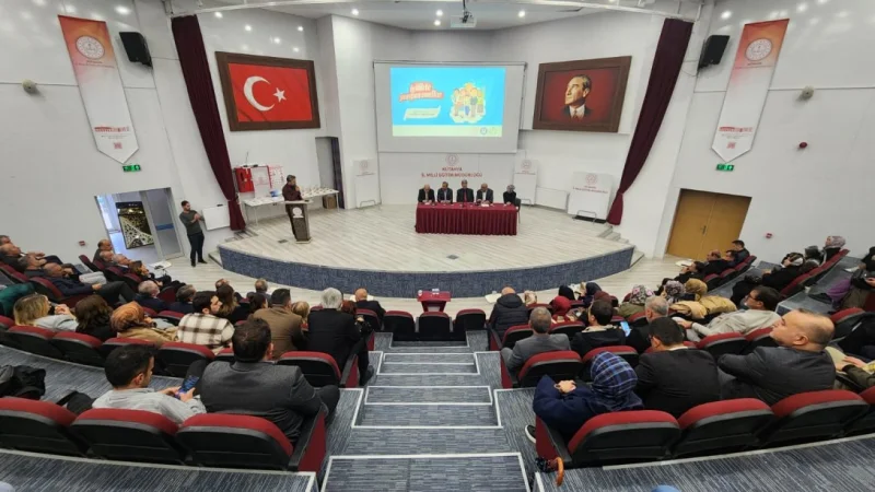 Kütahya'da 'İyilikte Yarışan Sınıflar' Projesi ile Yetimlere Destek Çağrısı