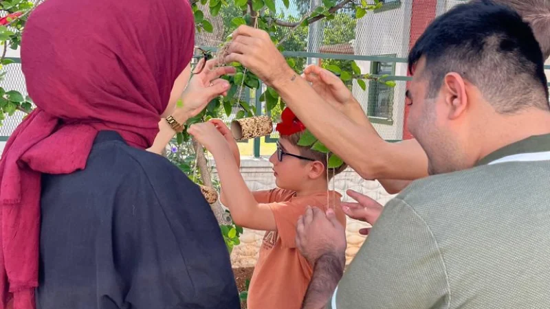 Mersin'de Otizmli Bireyler İçin Kuş Yemliği Yapım Etkinliği Düzenlendi