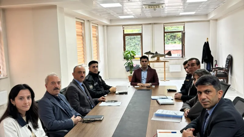 Rize Hemşin'de Okul Güvenliği ve İstişare Toplantısı Düzenlendi