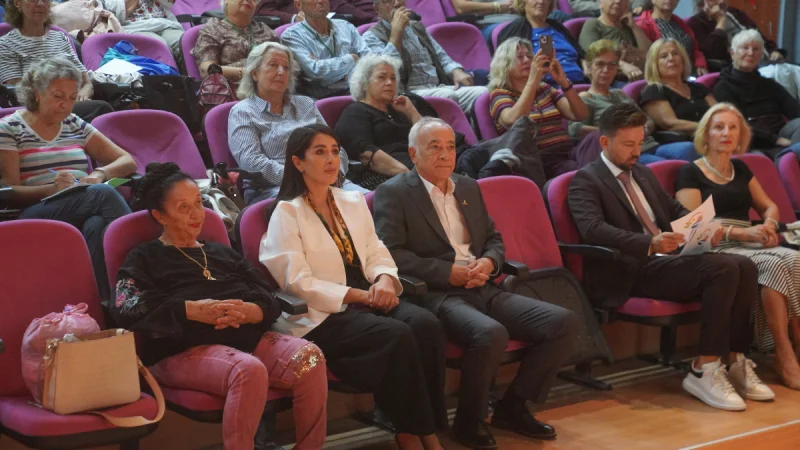 Seferihisar'da 3. Yaş Üniversitesi Güz Dönemi Başladı