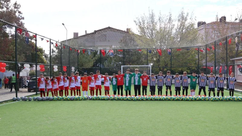 Tekirdağ'da Eğitime Hayırsever Desteği: İrfan Macar İlkokulu'na Yeni Halı Saha