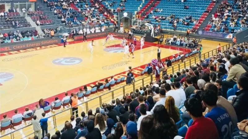 Trabzon'da Koruma Altındaki Çocuklar Trabzonspor Maçını Tribünde İzledi