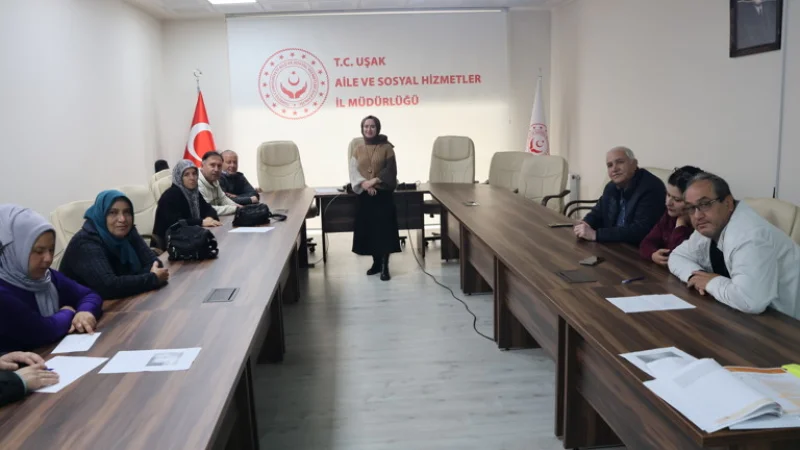 Uşak'ta Koruyucu Aile Adaylarına Yönelik 1. Kademe Eğitimi Başladı