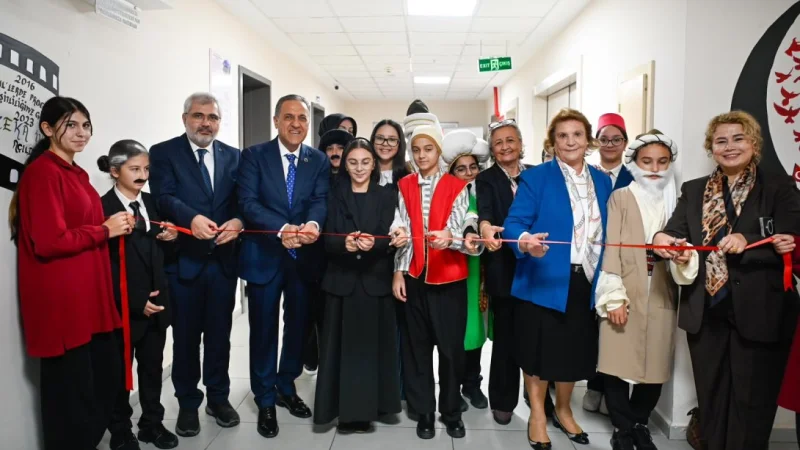 Yalova'da 'Yaşayan Kütüphane' Projesi ile Öğrencilere Yeni Okuma Alanı