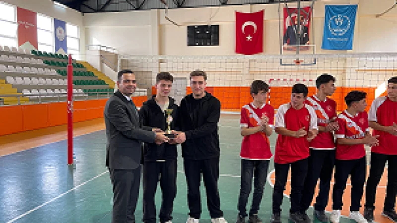 Ayvacık'ta Amatör Spor Haftası Voleybol Turnuvası Sona Erdi