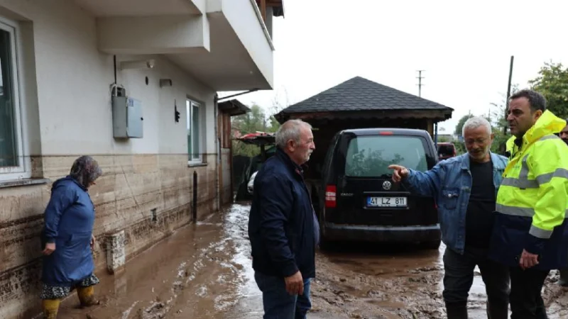 Başiskele'de Sel Felaketinin İzleri Siliniyor