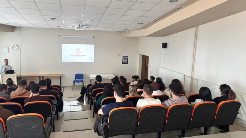Burdur'da Üniversite Öğrencilerine Yönelik 'Saygılı Yaşam ve Güvenli İlişkiler' Semineri Düzenlendi