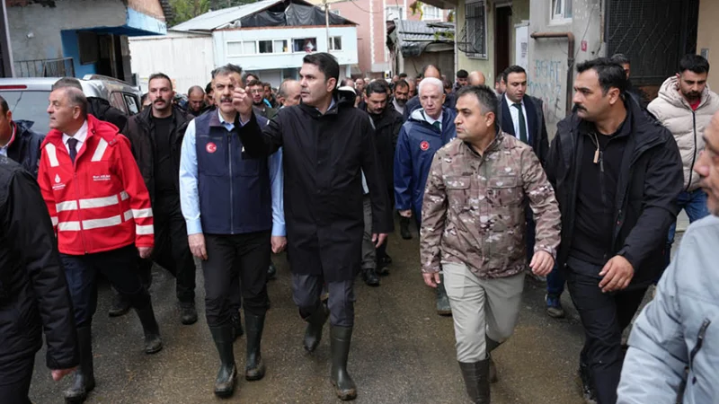 Cumhurbaşkanı Erdoğan, İstanbul'daki Sel Felaketi İçin Bakan Kurum'dan Bilgi Aldı