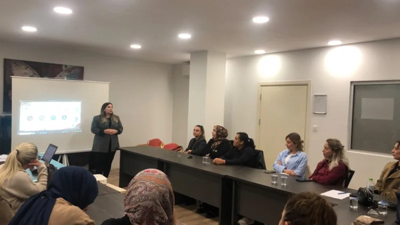 Düzce'de Aile Okulu Projesi Kapsamında Eğitimler Düzenlendi