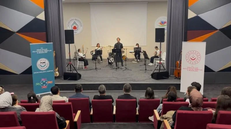 Düzce'de Koruma Altındaki Kız Çocukları İçin Konser Düzenlendi