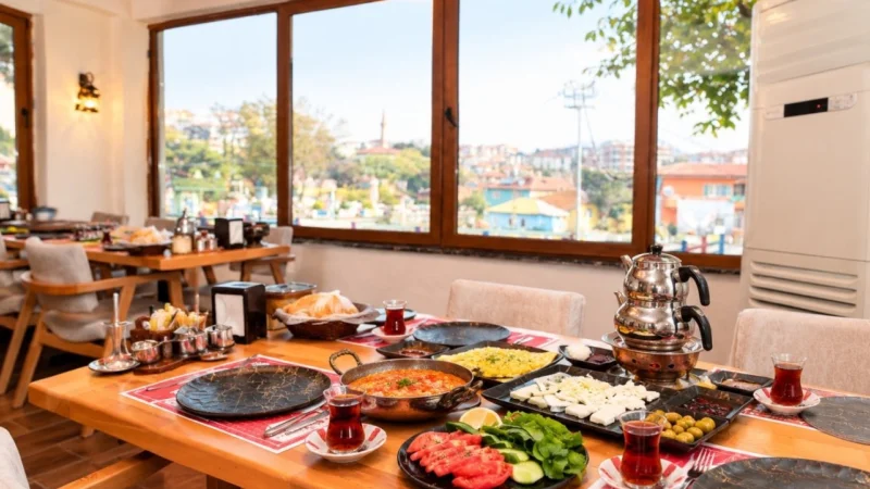 Elmadağ'da Renkli Köy Köy Konağı Yenilenen Yüzüyle Kapılarını Açtı