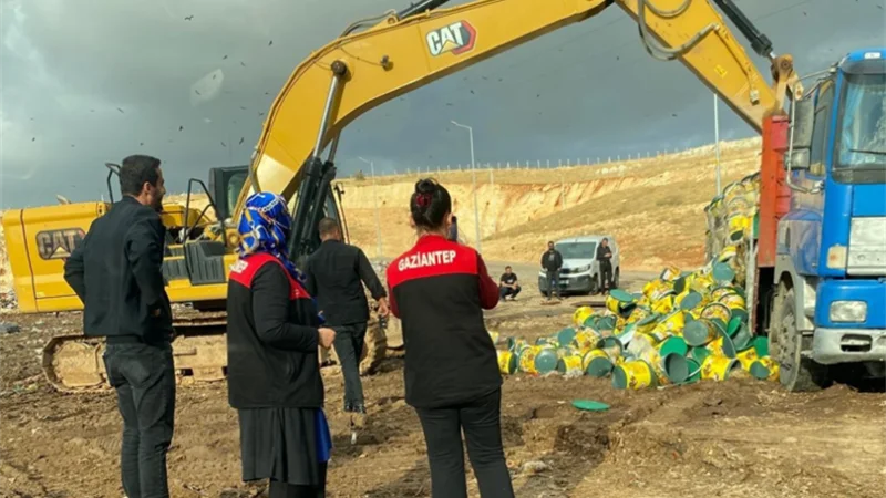 Gaziantep'te 20 Ton Bozuk Turşu İmha Edildi