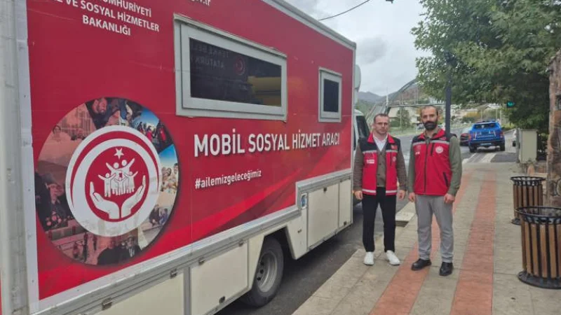 Gümüşhane'de Mobil Sosyal Hizmet Aracı Tekke Beldesi'ndeki Vatandaşlarla Buluştu