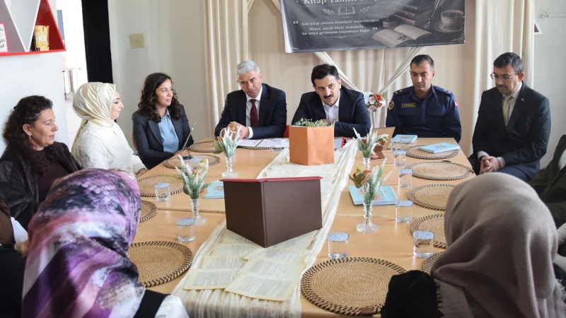 Karapınar'da Anneler Kitap Okuma Projesinin Lansmanında Buluştu