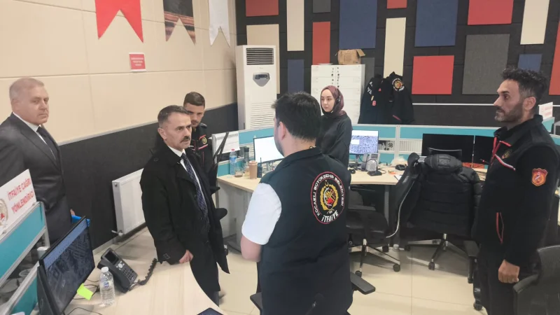 Kocaeli Valisi İlhami Aktaş'tan 112 Acil Çağrı Merkezi'ne Sel İncelemesi