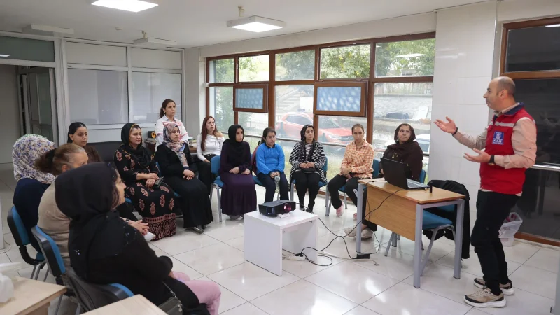 Konak Belediyesi'nden Kadınlara Yönelik Afet Farkındalık Eğitimi