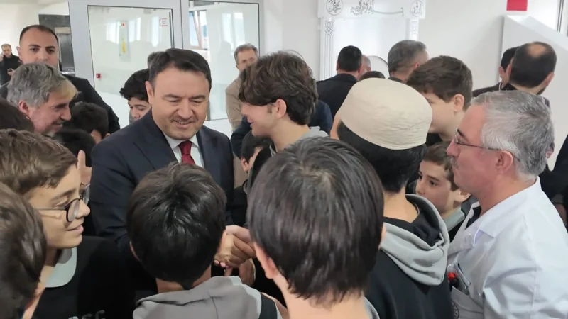 Kütahya Valisi Musa Işın, Şehit Selim Cansız Anadolu İmam Hatip Lisesi öğrencileriyle buluştu