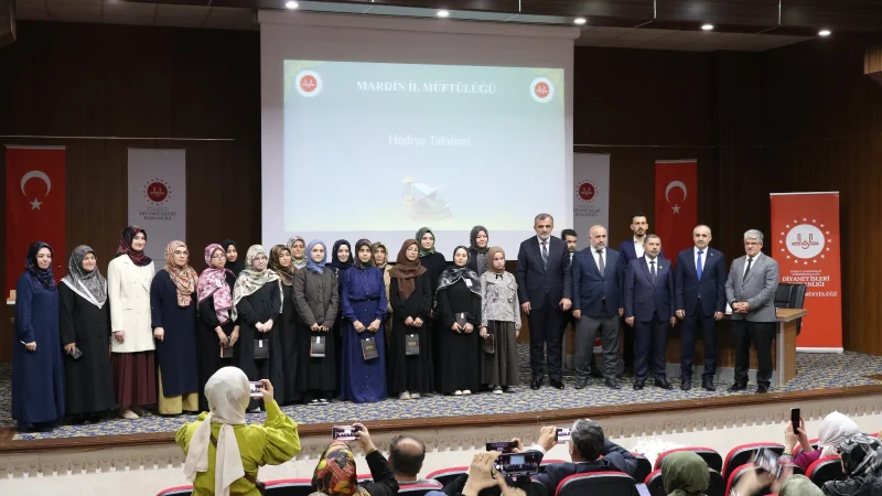 Mardin'de Kız Öğrenciler Arası Hafızlık Yarışması Türkiye Finali Gerçekleştirildi