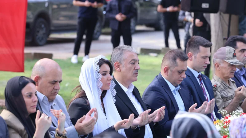 Mardin'in Nusaybin İlçesinde Şehitler Dualarla Anıldı