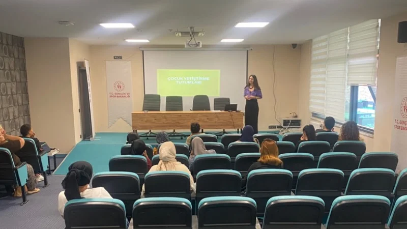 Mersin'de Ailelere Yönelik Çocuk Yetiştirme Tutumları Semineri Düzenlendi