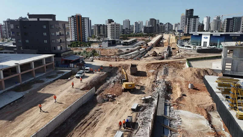 Mersin'in En Büyük Katlı Kavşak Projesinde 7/24 Mesai Sürüyor