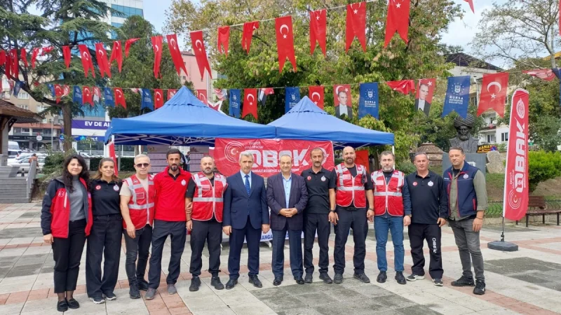 Orhangazi'de Afet Farkındalığı İçin Cumhuriyet Meydanı'nda Uygulama