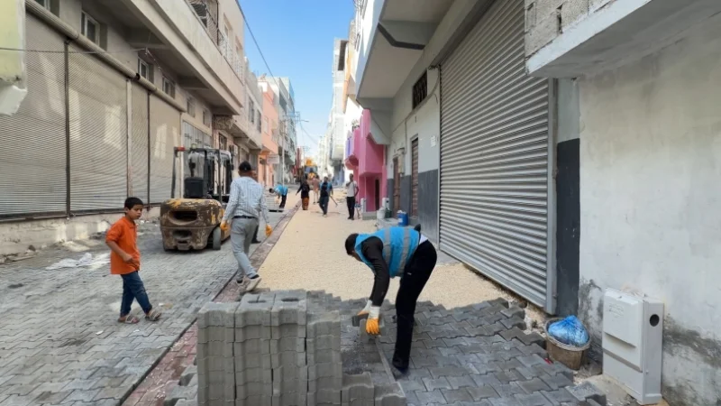 Şanlıurfa Eyyübiye'de Altyapısı Tamamlanan Mahallelerde Yol Yenileme Çalışmaları Sürüyor