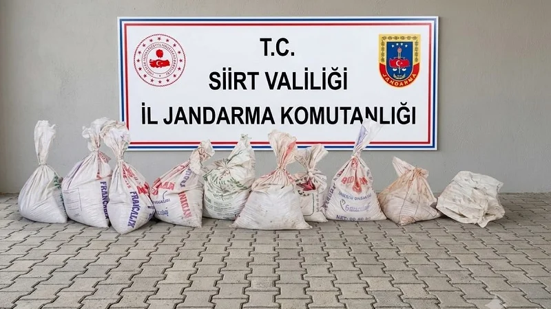 Siirt'te 300 Kilogram Fıstık Çalan Şüpheliler Jandarma Operasyonuyla Yakalandı