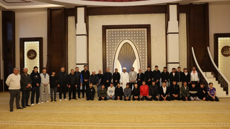 Sivas'ta 'Vakti Kuşanmak' Projesi Kapsamında Sabah Namazı Buluşması Düzenlendi
