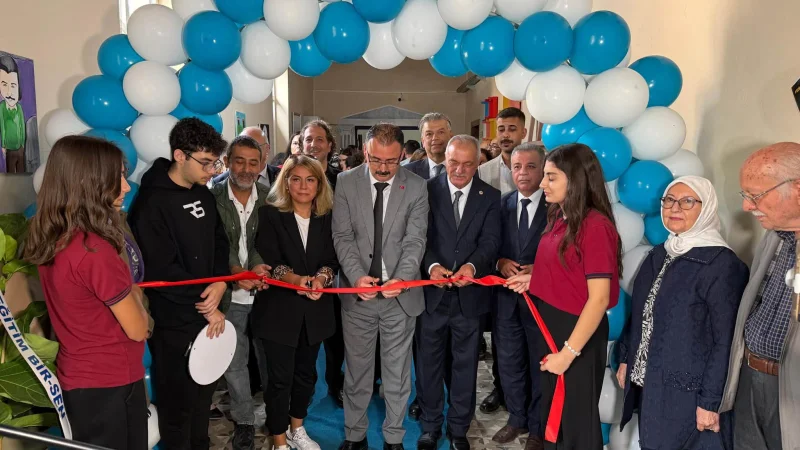 Sultanhisar'da Merhum Öğretmenin Adını Taşıyan Fizik Laboratuvarı Açıldı