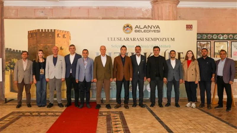 Alanya'nın 800 yıllık simgesi Kızılkule için uluslararası sempozyum düzenlendi