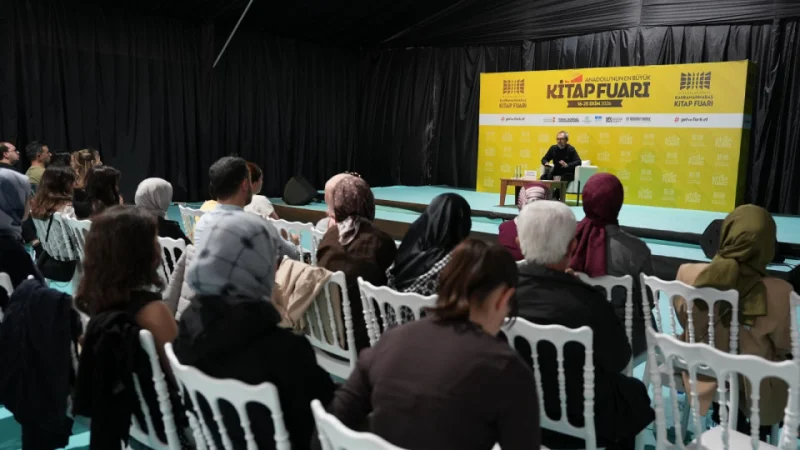Kahramanmaraş Kitap Fuarı'nda Prof. Dr. Hakan Türkçapar Psikolojik Sağlık Üzerine Söyleşi Gerçekleştirdi