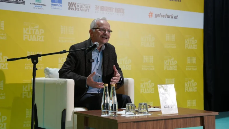 Kahramanmaraş Kitap Fuarı'nda Prof. Dr. İsmail Kara Söyleşisi