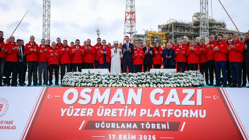 Türkiye'nin İlk Yüzer Üretim Platformu Osman Gazi Görev Yerine Uğurlandı
