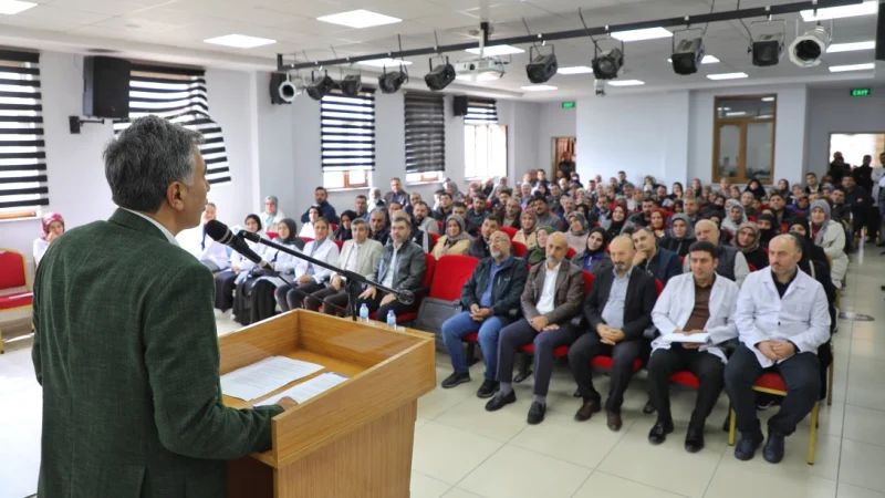 Ağrı'da Velilere 'Hayata Hazırlık' Çağrısı: Çocukları Sınav Odaklı Yetiştirmeyin