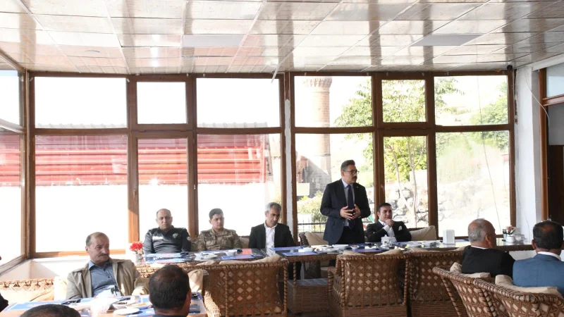 Adilcevaz'da 19 Ekim Muhtarlar Günü Dolayısıyla Kahvaltı Programı Düzenlendi