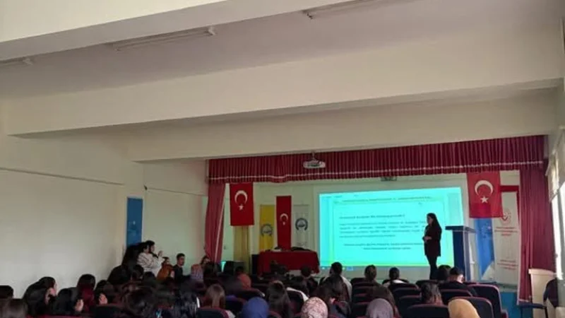 Aksaray'da Üniversite Öğrencilerine Yönelik Evlilik Öncesi Eğitim Programı Düzenlendi