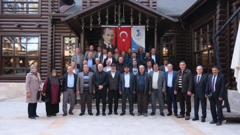 Akşehir Belediyesi Muhtarlar Günü'nde Mahalle Muhtarlarıyla Bir Araya Geldi