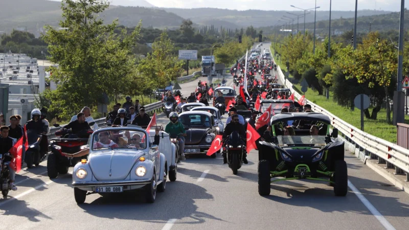 Altınözü'nde Festival Coşkusu: Renkli Konvoy Sokakları Hareketlendirdi