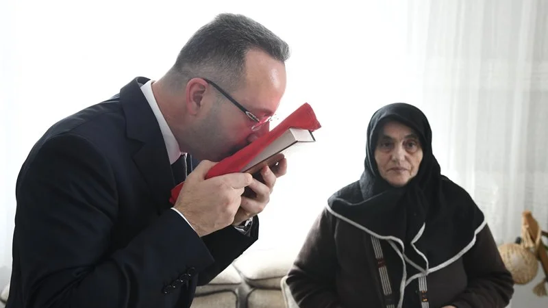Ardahan Valisi Ömer Hilmi Yamlı'dan Şehit Ailesine Ziyaret