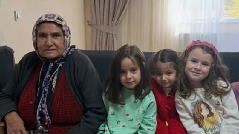 Ardahan'da Minik Öğrencilerden Huzurevine Anlamlı Ziyaret