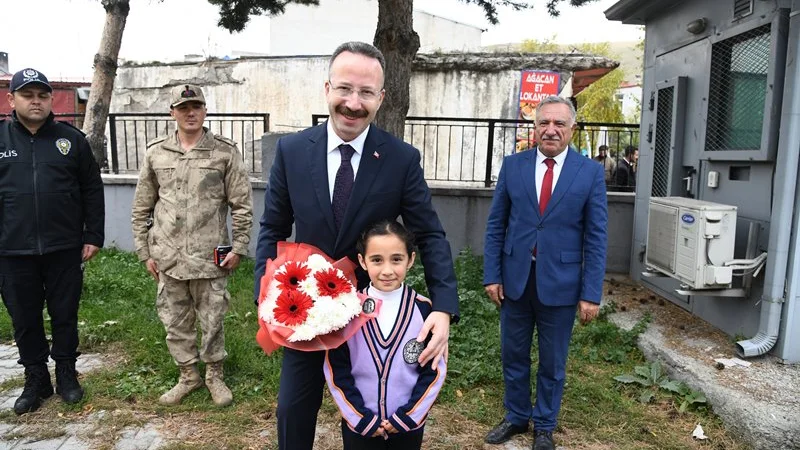 Ardahan'ın Çıldır İlçesinde Doğal Gaz Heyecanı: Meşale Yakıldı