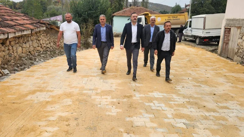 Artova Kaymakamı Ömer Karadağ'dan Köyiçi Parke Çalışmalarına İnceleme
