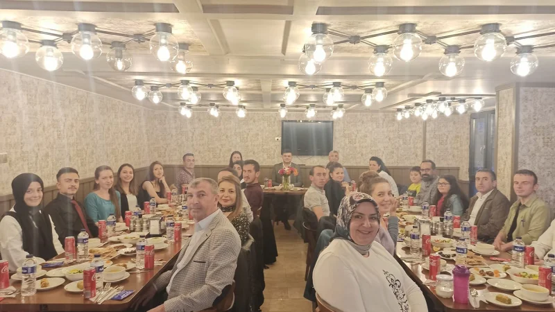 Aslanapa Kaymakamı Gökbunar, Hastane Personeli ve Aileleriyle İftarda Buluştu
