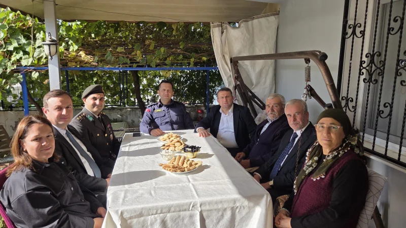 Ayvalık Kaymakamlığı'ndan Şehit Şenol Özgül'ün Ailesine Ziyaret